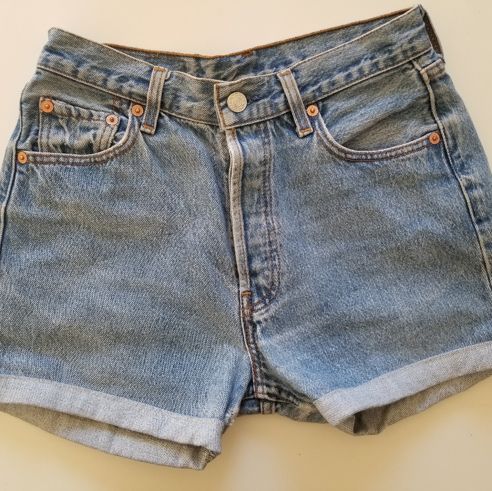 Vintage High Waisted Levi's Shorts 501